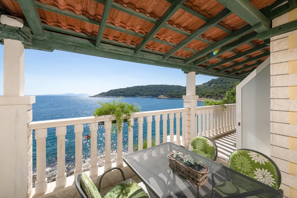 Superb Beachfront Luxury Seaview With Private Beach Milna  Exterior foto