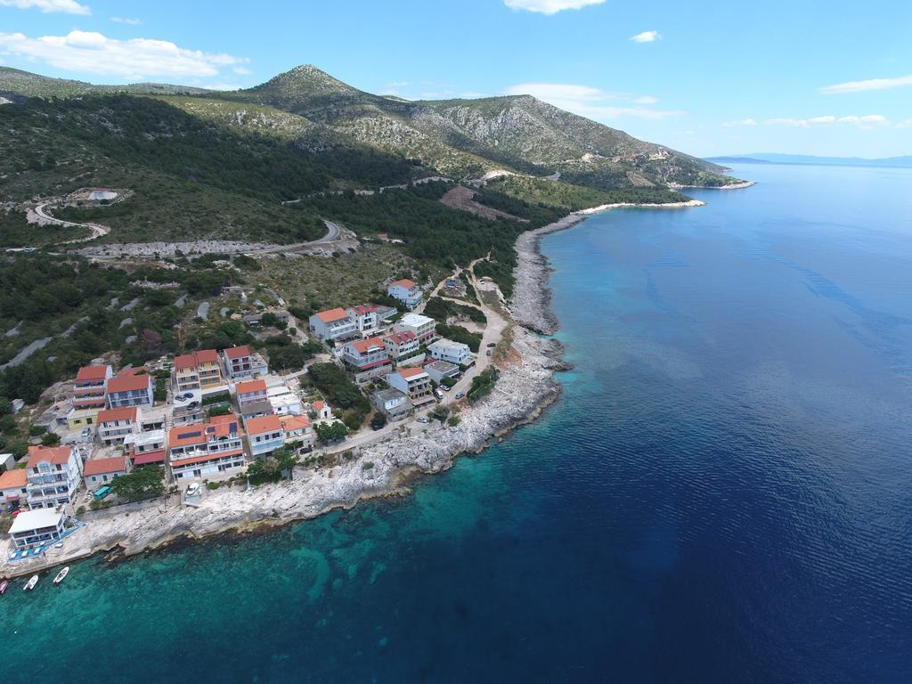 Superb Beachfront Luxury Seaview With Private Beach Milna  Exterior foto